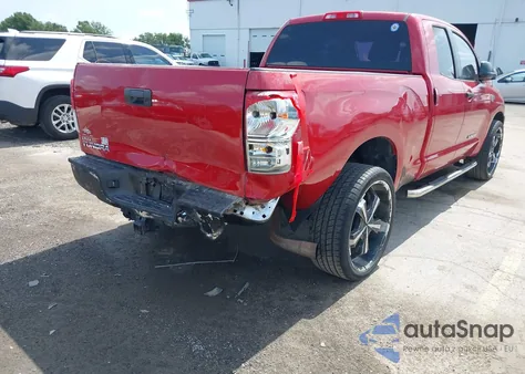 2013 Toyota Tundra Grade 5.7L V8 z USA, uszkodzony, nr VIN 5TFRY5F12DX141811